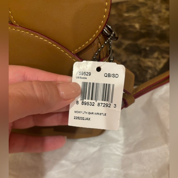 ❌SOLD❌ Coach Disney x Coach Mickey Mouse wristlet - Picture 2 of 6